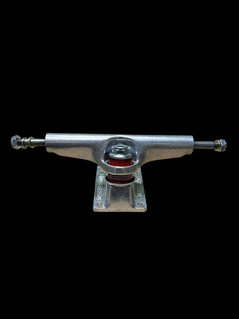 Par de trucks ejes marca INDEPENDENT Stage 4 Plata 146 mm - Image 2